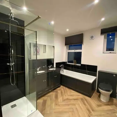 Cranford House 3 Bedroom Διαμέρισμα *
