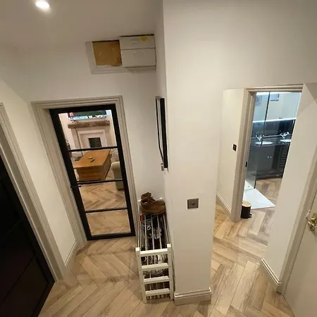 Cranford House 3 Bedroom Апартаменты *